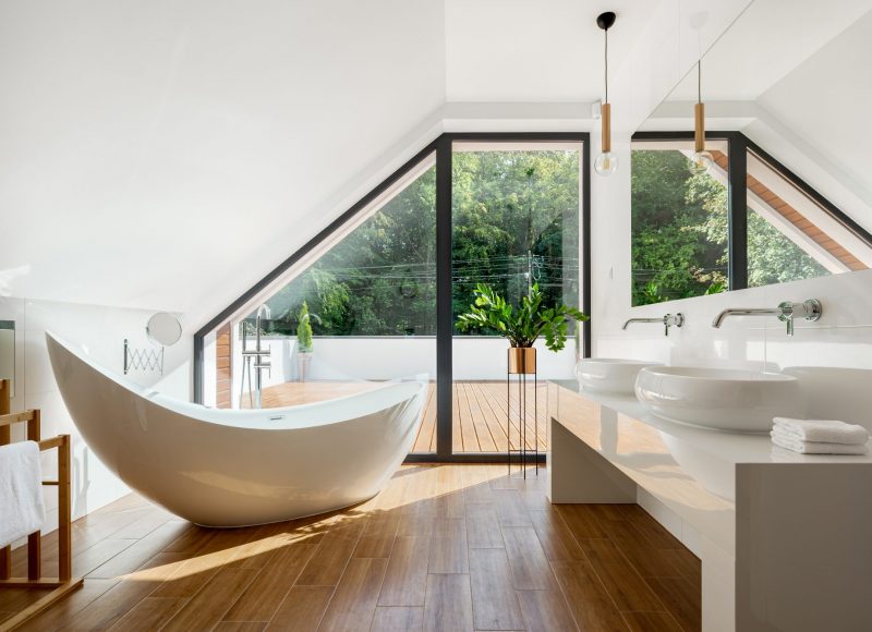 Extension de maison en Savoie avec salle de bains donnant sur toit terrasse accessible